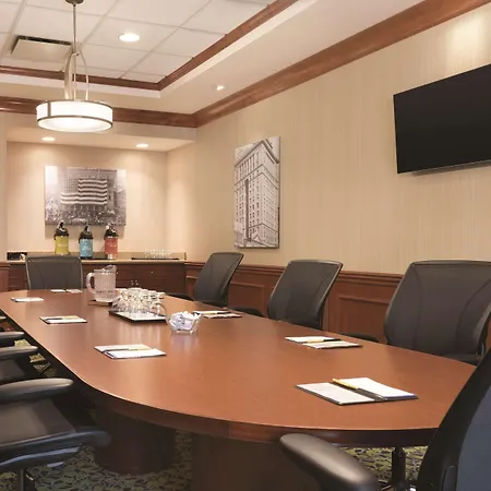 Hilton Garden Inn Akron-Canton Airport-3